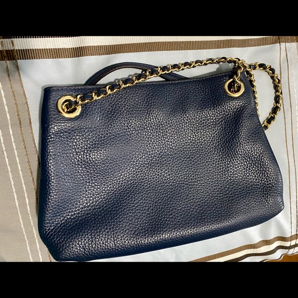 Michael Kors - Picture 2 of 7